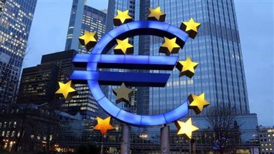 المركزي الأوروبي يوسع ويمدد برنامج شراء سندات لمكافحة الجائحة