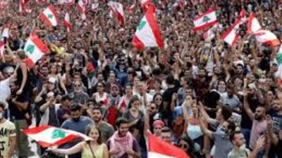 وسط عضب شعبى .. الليرة اللبنانية تواصل الانهيار امام الدولار الامريكى 