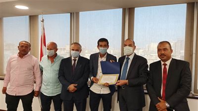 بحضور رئيس البنك ونائبة ..  التنمية الصناعية يكرم 