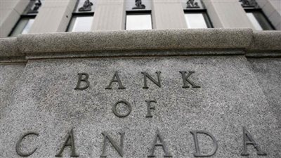 محافظ البنك المركزي الكندي يلمح إلى خفض قادم في سعر الفائدة
