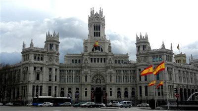 بنك إسبانيا المركزي: يجب على الحكومات الاستمرار في تحفيز الاقتصاد