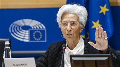 كريستين لاجارد تدعو إلى اتخاذ إجراءات سياسية لدعم النمو المستدام طويل الأجل