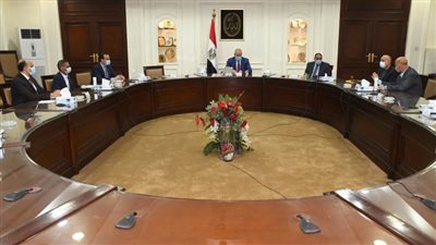 وزير الإسكان يتابع موقف تنفيذ مشروعات إسكان بديل العشوائيات بالعبور