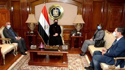 وزيرة التجارة: بنك التنمية الصناعية أحد ركائز الجهاز المصرفي للمساهمة في تلبية احتياجات السوق المحلي