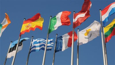 خضوع 50 بنكا بالإتحاد الأوروبي لاختبار 