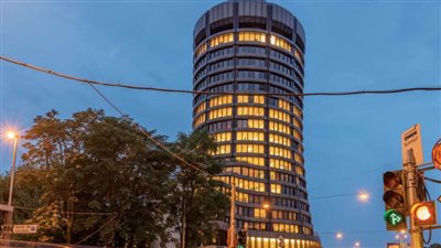 بنك التسويات الدولية يؤكد ضرورة تشجيع الشركات على التخلص من الانبعاثات الكربونية