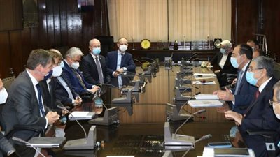 وزيرا الكهرباء والبترول يبحثان آخر تطورات استخدام الهيدروجين الأخضر
