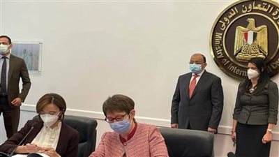 رئيسة البنك الأوروبي لإعادة الإعمار توقع اتفاقات بشأن تدابير الاستدامة لـ3 مناطق عمرانية في مصر