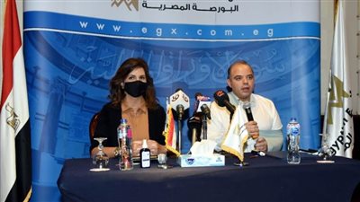 رئيس البورصة: تعريف المصريين بالخارج بالقنوات الاستثمارية يعزز من استثماراتهم في سوق المال