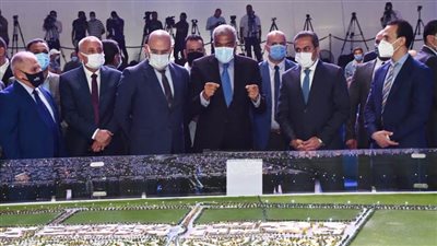 وزير الإسكان وهشام طلعت مصطفى يضعان حجر أساس مدينة 