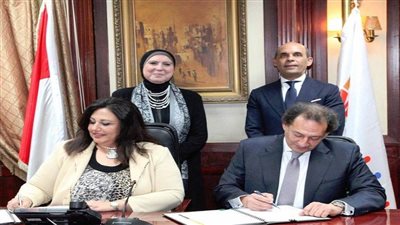 إشادة من وزيرة الصناعة بالتعاون مع بنك القاهرة في مجال تمويل المشروعات متناهية  الصغر