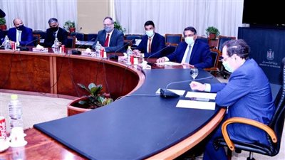 الملا يبحث مع وفد 