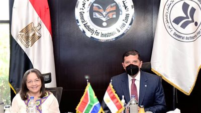 رئيس هيئة الاستثمار يبحث مع وزيرة الأشغال  الجنوب أفريقية دفع العلاقات الاستثمارية بين البلدين
