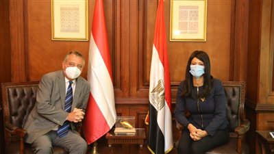 مصر والنمسا توقعان تمويلا تنمويًا بقيمة 8.5 مليون يورو لشراء آلات ومعدات لصيانة السكك الحديدية