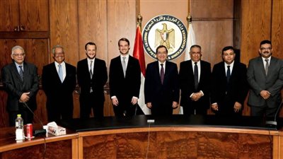 باستثمارات 8.8 مليون دلار.. توقيع 4 عقود للبحث عن الذهب في مصر