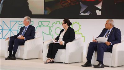 نائب رئيس مجموعة البنك الأفريقي للتنمية: 26 دولة أفريقية حققت نموًا سلبيًا خلال العام الماضي