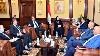 وزيرة التجارة تبحث مع وفد اتحاد الصناعات العراقية تعزيز الشراكة الصناعية بين البلدين