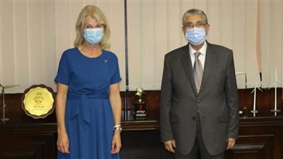 شاكر يبحث مع وزيرة التجارة السويدية سبل التعاون في مجال الطاقة المتجددة