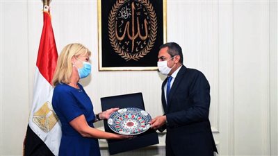 نائب وزير الإسكان يبحث مع وزيرة التجارة السويدية التعاون في مجال النقل الذكي المستدام