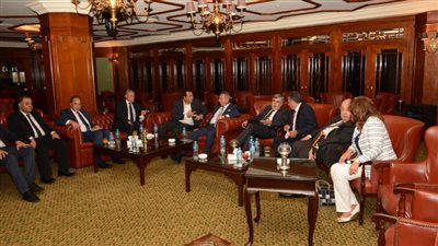 بحضور رؤساء بنوك 