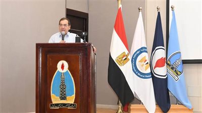 وزير البترول يضع حجر أساس محطة معالجة الحمد البرية بتكلفة استثمارية مليار جنيه برأس غارب