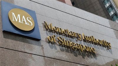 البنك المركزي السنغافوري بالارتفاع يعلن رفع سعر الصرف المعياري