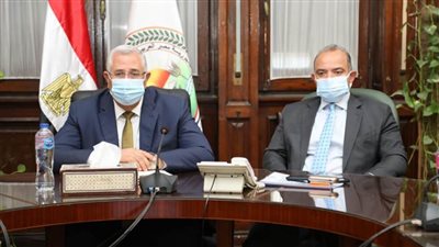 وزير الزراعة يبحث مع رئيس البورصة سبل تطوير آليات تداول السلع من خلال البورصة السلعية