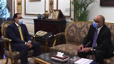 رئيس الوزراء يبحث مع محافظ البنك المركزي سبل زيادة احتياطيات النقد الأجنبي