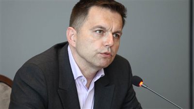 التحقيق مع محافظ البنك الوطني السلوفاكي بتهمة الرشوة