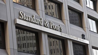 ستاندرد آند بورز: تركيا تخاطر بمزيد من الضرر باستخدام احتياطيات الليرة 