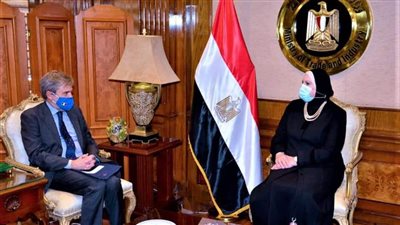 وزيرة الصناعة تبحث مع السفير الإيطالي تنمية التعاون الاقتصادي والتجاري بين البلدين