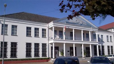 السجن 12 عاما لمحافظ البنك المركزي السابق في جمهورية سورينام