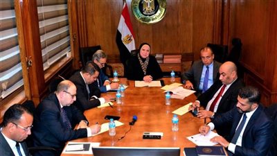 وزيرة التجارة ونظيرها العماني يبحثان التعاون الاستثماري المشترك بين البلدين