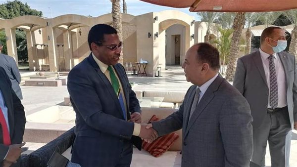 وزير المالية ونظيره