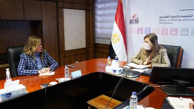 التخطيط تناقش تدريب الشباب للتعامل بمهارة الاقتصاد الأخضر وتغير المناخ