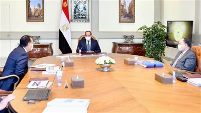 السيسي يوجه برفع الحد الأدنى للأجور إلى 2700 جنيه وإقرار علاوتين وتعيين 30 ألف مدرس سنويا