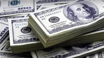 بعد تحذيرات رئيس الاحتياطي الفيدرالي.. استمرار ارتفاع الدولار وهبوط الأسهم