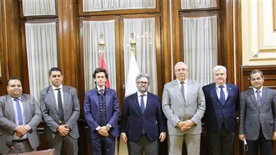 وزير الزراعة يبحث مع شركة إسبانية الاستثمار في مجال زراعة وتصنيع الزيتون