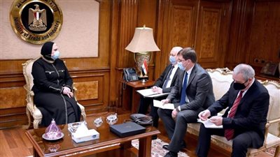 وزيرة التجارة تبحث مع السفير الروسي الإفراج عن شحنات البرتقال المصرية الموجهة للسوق في موسكو