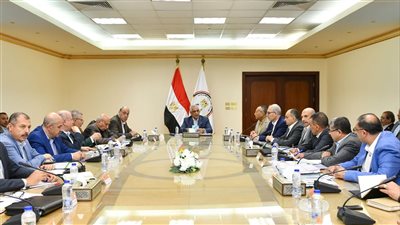 وزير الإنتاج الحربي يشدد على تسريع تنفيذ المشروعات ورفع كفاءة الأداء لدعم الإنتاج والصادرات