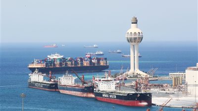 استثمارات وخدمات ملاحية جديدة.. خطة سعودية عززت مكانة موانئ البحر الأحمر