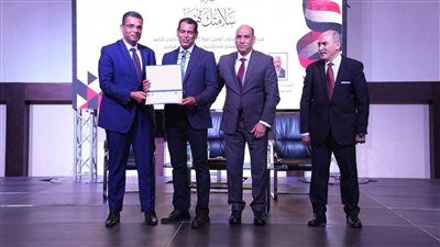 وزير العمل ومحافظ البحر الأحمر يطلقان ملتقى السلامة المهنية بالغردقة