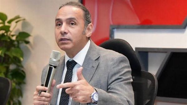 الدكتور إسلام عزام    