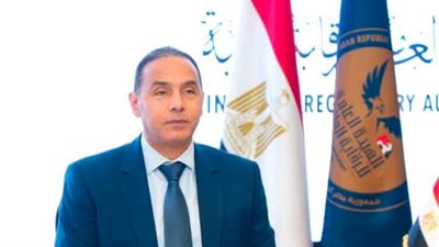 الدكتور إسلام عزام    