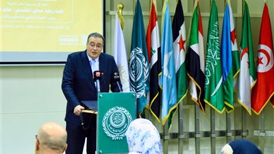 خلال ندوة جائزة الشارقة.. حاتم نبيل يدعو لتطوير الإدارة المالية بالذكاء الاصطناعي (صور)