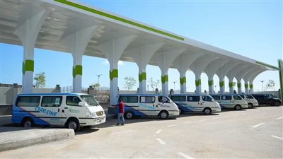 24 أتوبيسًا و18 سيارة.. تفاصيل موقف النقل الداخلي بالعلمين الجديدة (صور)