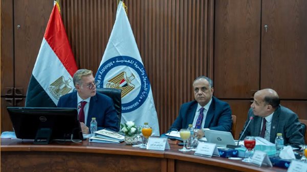 المهندس كريم بدوي وزير البترول    
