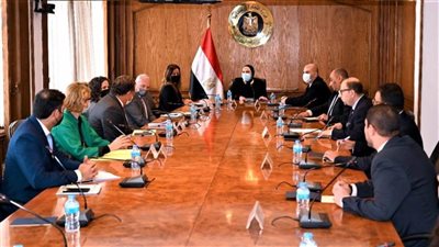 وفد من البنك الدولي يبحث مع وزيرة التجارة سبل تحقيق التنمية المستدامة في ضوء التغيرات المناخية