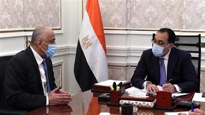 مدبولي يلتقي بمحافظ البنك المركزى لمتابعة الموقف فى ضوء المستجدات العالمية