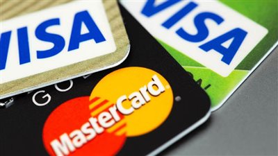 فيزا وماستركارد تحظران المؤسسات المالية الروسية من استخدام شبكتهما
